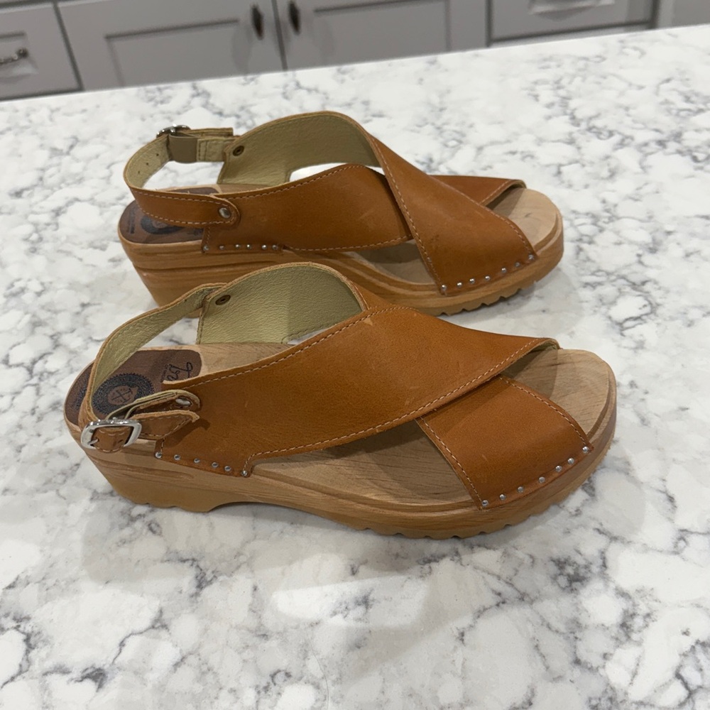 Troentorp Stylish Tan Leather Sandals new without tag - Picture 2 of 7